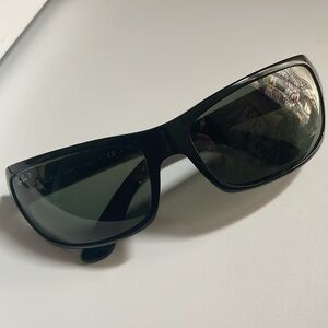 [Ray-Ban] RB 4075 Polarized Sunglasses
